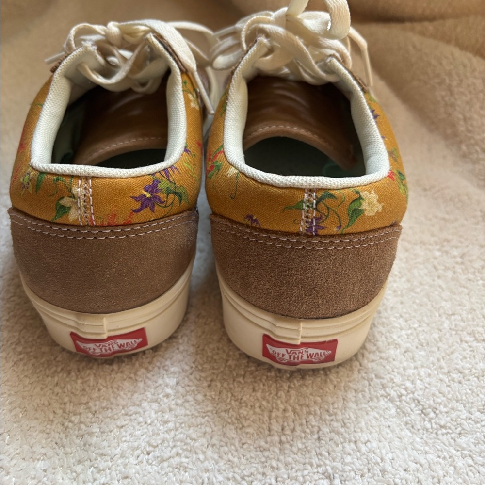 Vans ComfyCush Old Skool shoes in the Fatal Floral Golden Brown colorway - Picture 5 of 8